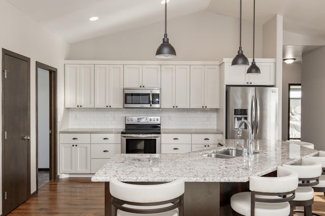 4268 Pine Parkway S, Fargo, ND 58104