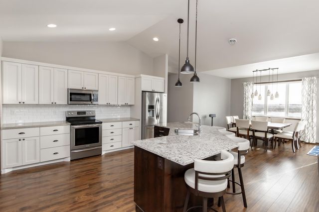 4268 Pine Parkway S, Fargo, ND 58104