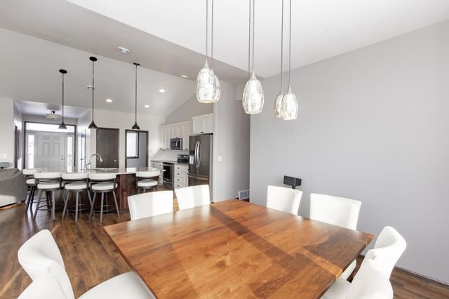 4268 Pine Parkway S, Fargo, ND 58104