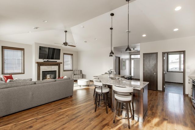 4268 Pine Parkway S, Fargo, ND 58104