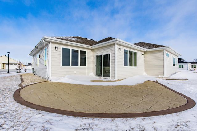 4268 Pine Parkway S, Fargo, ND 58104