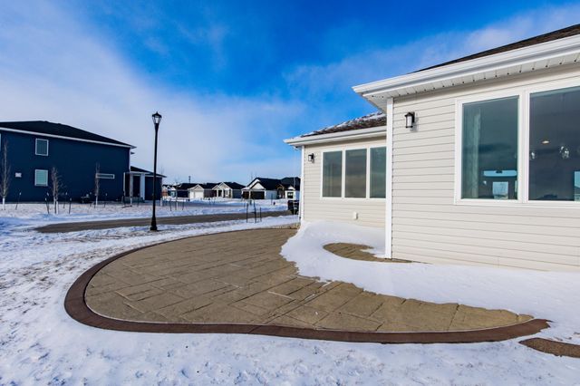 4268 Pine Parkway S, Fargo, ND 58104