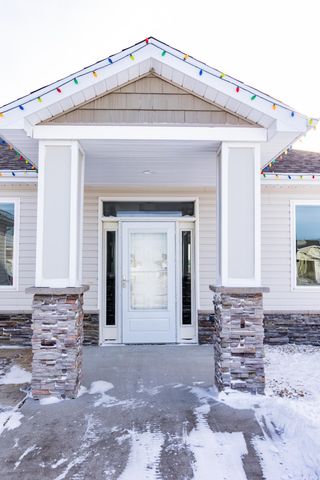 4268 Pine Parkway S, Fargo, ND 58104