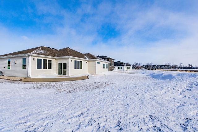 4268 Pine Parkway S, Fargo, ND 58104