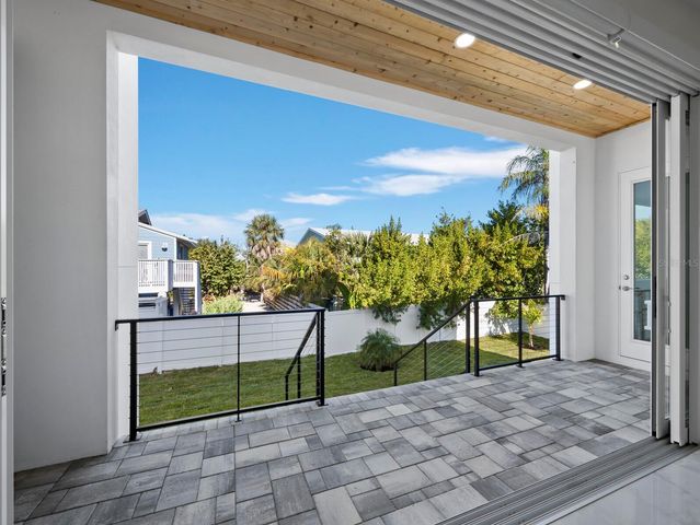 635 JUNGLE QUEEN WAY, Longboat Key, FL 34228