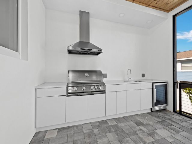 635 JUNGLE QUEEN WAY, Longboat Key, FL 34228