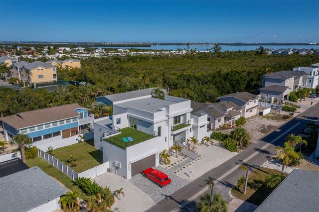 635 JUNGLE QUEEN WAY, Longboat Key, FL 34228