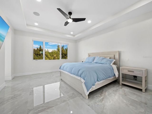 635 JUNGLE QUEEN WAY, Longboat Key, FL 34228