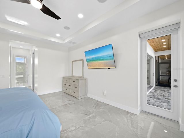 635 JUNGLE QUEEN WAY, Longboat Key, FL 34228