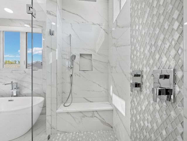 635 JUNGLE QUEEN WAY, Longboat Key, FL 34228