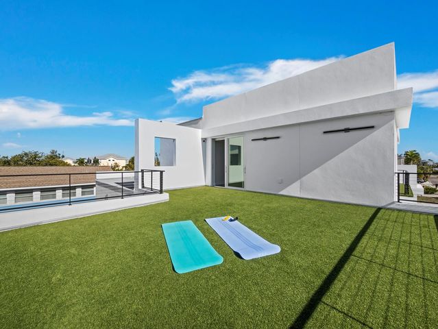 635 JUNGLE QUEEN WAY, Longboat Key, FL 34228