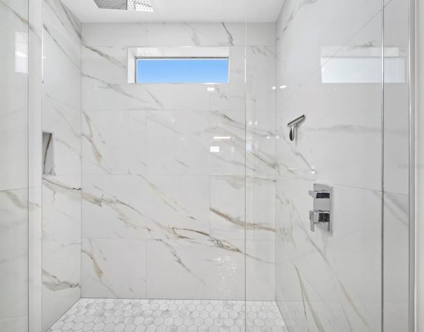 635 JUNGLE QUEEN WAY, Longboat Key, FL 34228