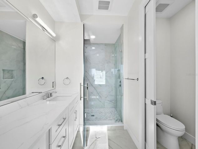 635 JUNGLE QUEEN WAY, Longboat Key, FL 34228