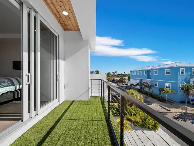 635 JUNGLE QUEEN WAY, Longboat Key, FL 34228