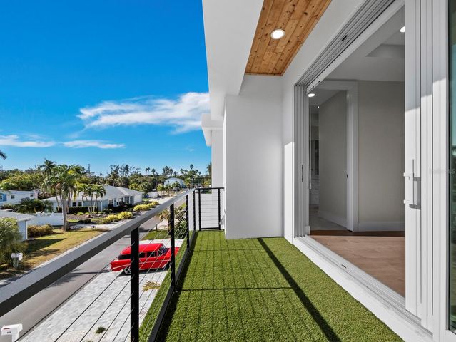 635 JUNGLE QUEEN WAY, Longboat Key, FL 34228