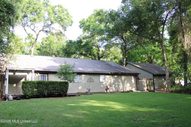 1533 Albacore Lane, Gautier, MS 39553
