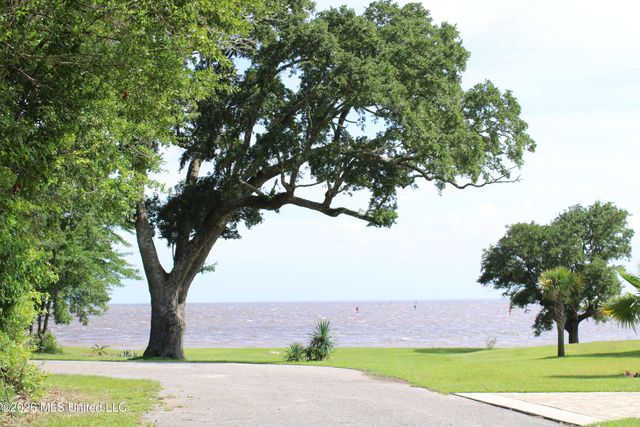 1533 Albacore Lane, Gautier, MS 39553