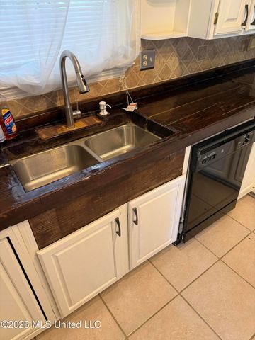 1533 Albacore Lane, Gautier, MS 39553