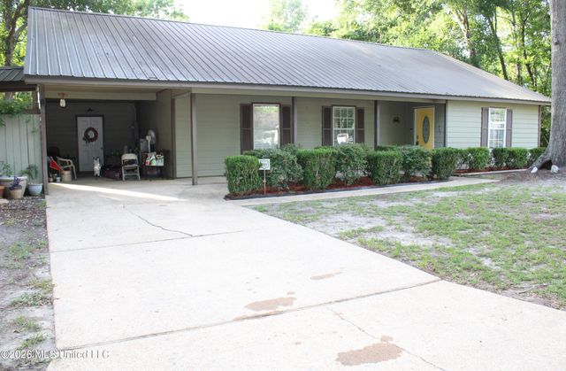 1533 Albacore Lane, Gautier, MS 39553
