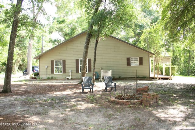 1533 Albacore Lane, Gautier, MS 39553