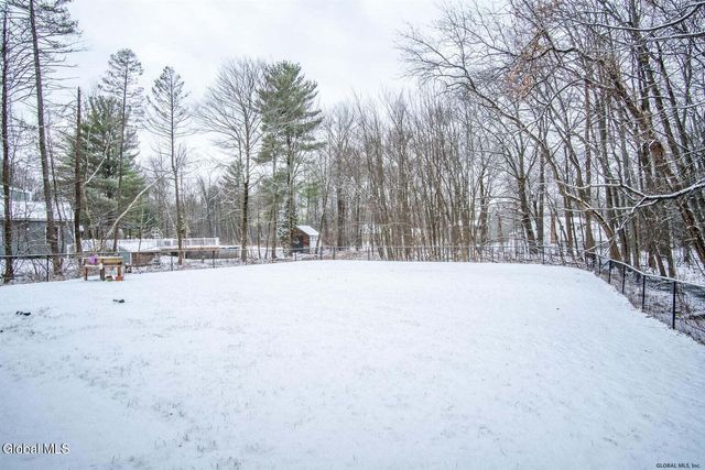 647 Pearse Road, Niskayuna, NY 12309