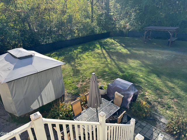 647 Pearse Road, Niskayuna, NY 12309