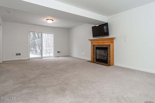 647 Pearse Road, Niskayuna, NY 12309