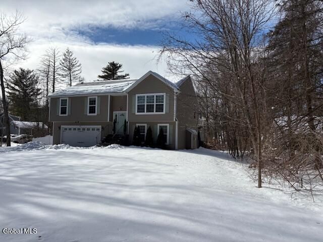 647 Pearse Road, Niskayuna, NY 12309