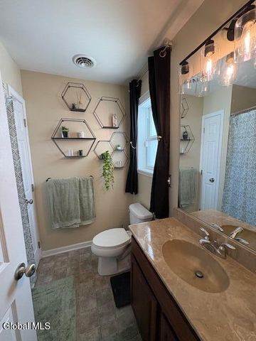 647 Pearse Road, Niskayuna, NY 12309