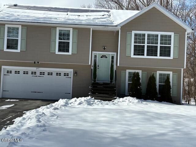 647 Pearse Road, Niskayuna, NY 12309