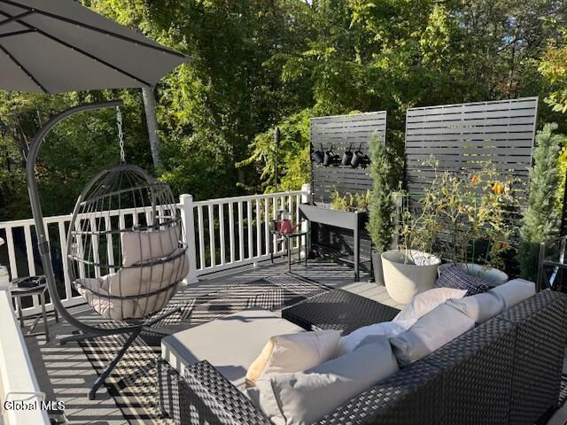 647 Pearse Road, Niskayuna, NY 12309