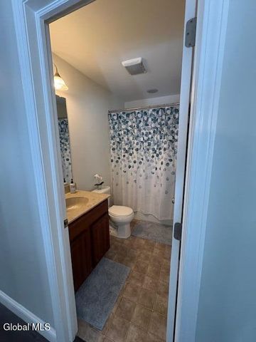 647 Pearse Road, Niskayuna, NY 12309