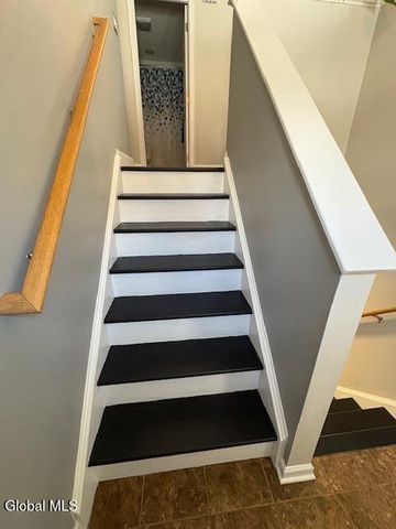 647 Pearse Road, Niskayuna, NY 12309