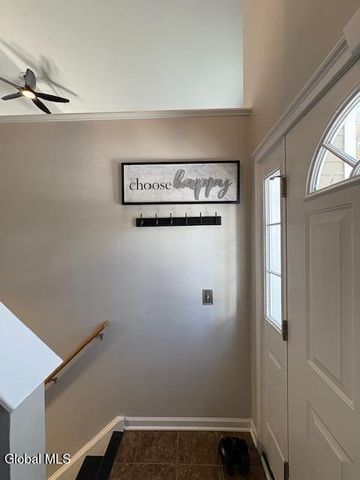 647 Pearse Road, Niskayuna, NY 12309