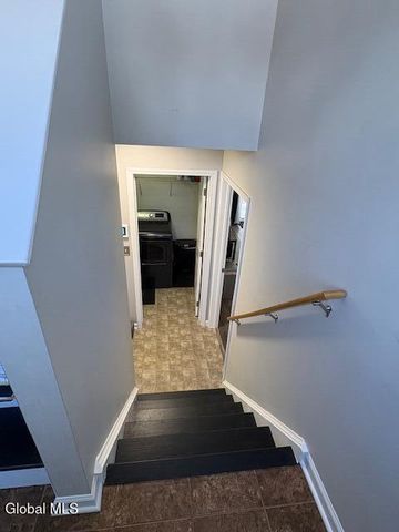 647 Pearse Road, Niskayuna, NY 12309