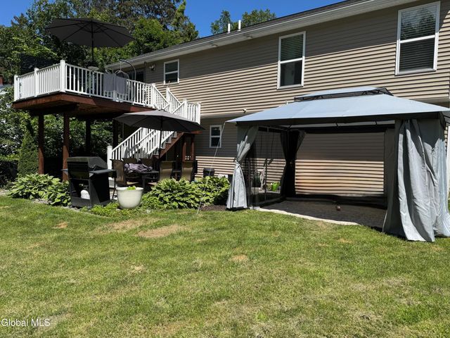 647 Pearse Road, Niskayuna, NY 12309