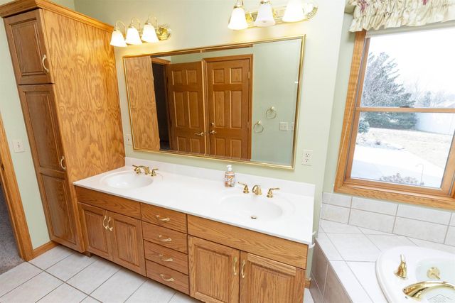 3415 Win Kae Place, Bay City, MI 48706