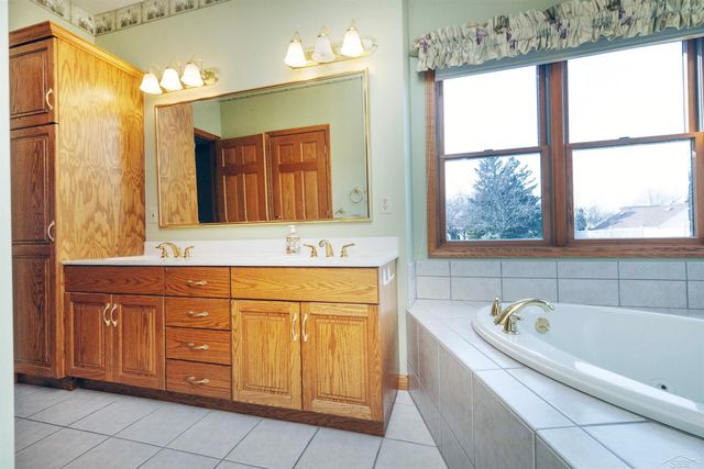 3415 Win Kae Place, Bay City, MI 48706