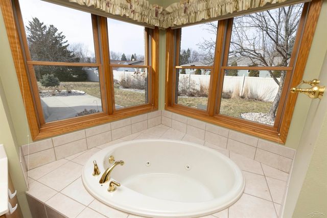 3415 Win Kae Place, Bay City, MI 48706