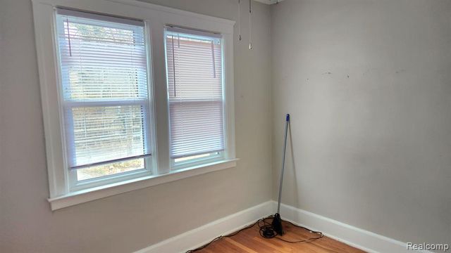 864 Nottingham 1s Road, Grosse Pointe Park, MI 48230