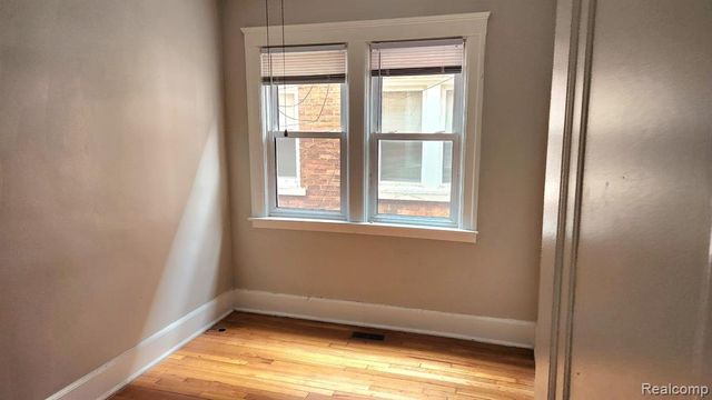 864 Nottingham 1s Road, Grosse Pointe Park, MI 48230