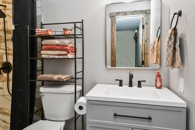 6074 W Farm Road 94, Springfield, MO 65803