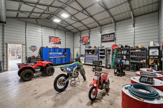 6074 W Farm Road 94, Springfield, MO 65803