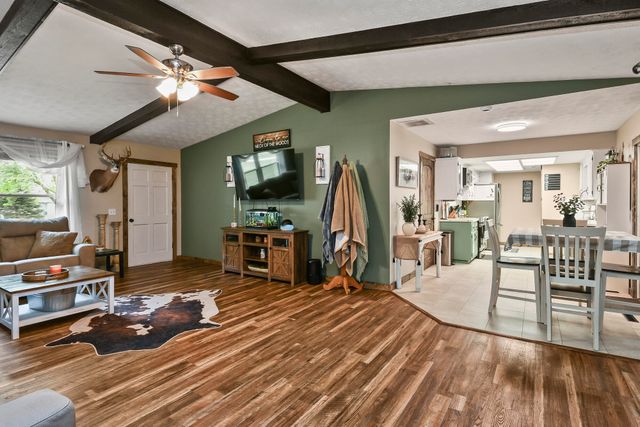 6074 W Farm Road 94, Springfield, MO 65803