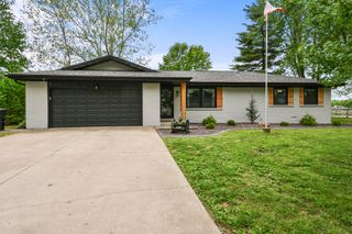 6074 W Farm Road 94, Springfield, MO 65803