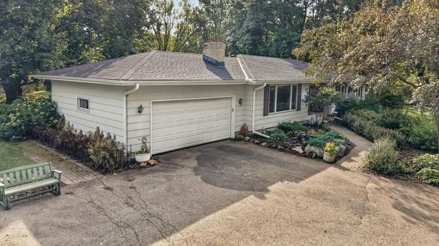 22015 Pillsbury Avenue, Lakeville, MN 55044