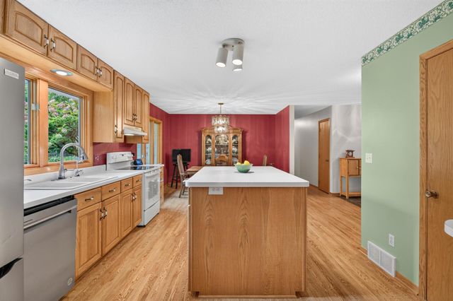 22015 Pillsbury Avenue, Lakeville, MN 55044
