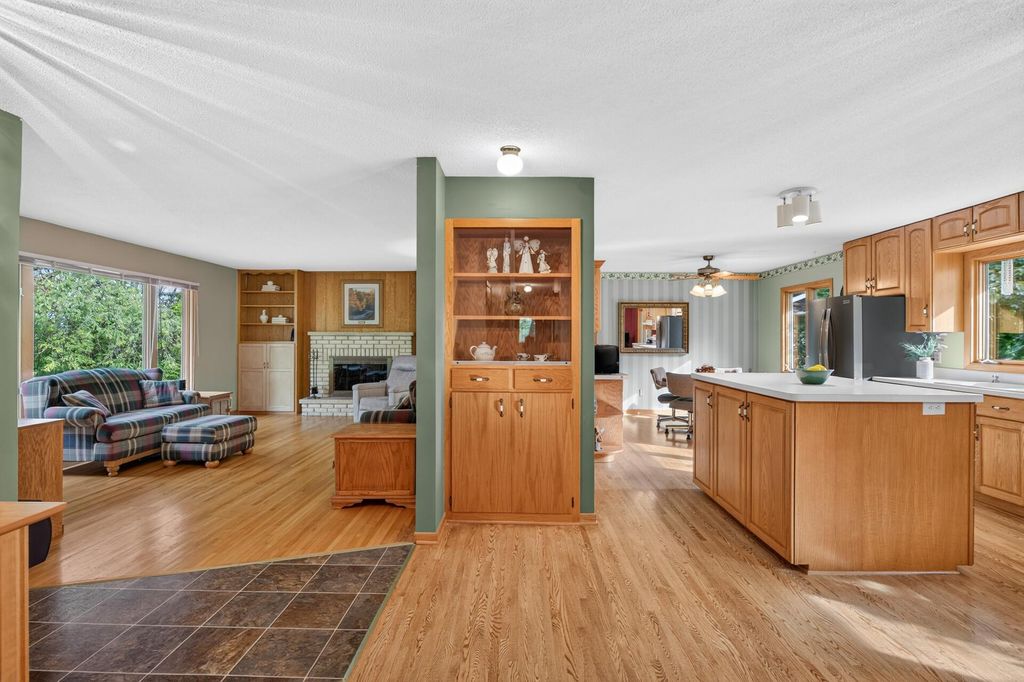 22015 Pillsbury Avenue, Lakeville, MN 55044 — photo 4