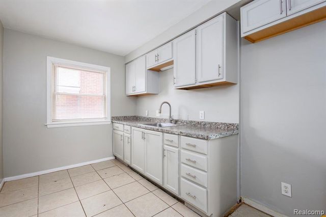 4683 Chatsworth Street, Detroit, MI 48224