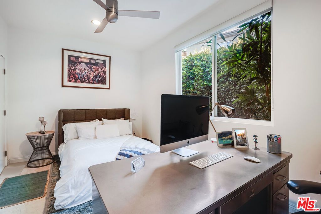 Image 11 of property listing at 28927 W Beach Lane, Malibu, CA 90265